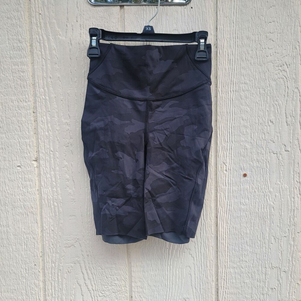 Lululemon Base Pace Camo Print  High-Rise Biker Shorts 8" Inseam Wmns Sz 2